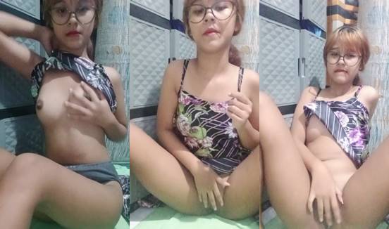 Bokep rara nadifa abg kacamata smp colmek