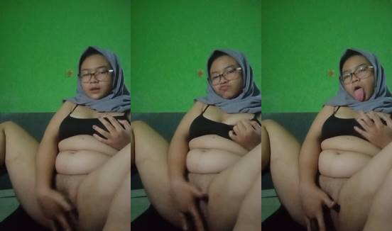 Bokep xnxx hijab colmek ngangkang mendesah